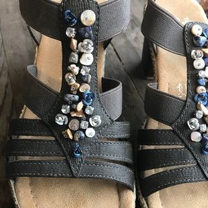 Rieker heeled sandals with foot-top appliqués
